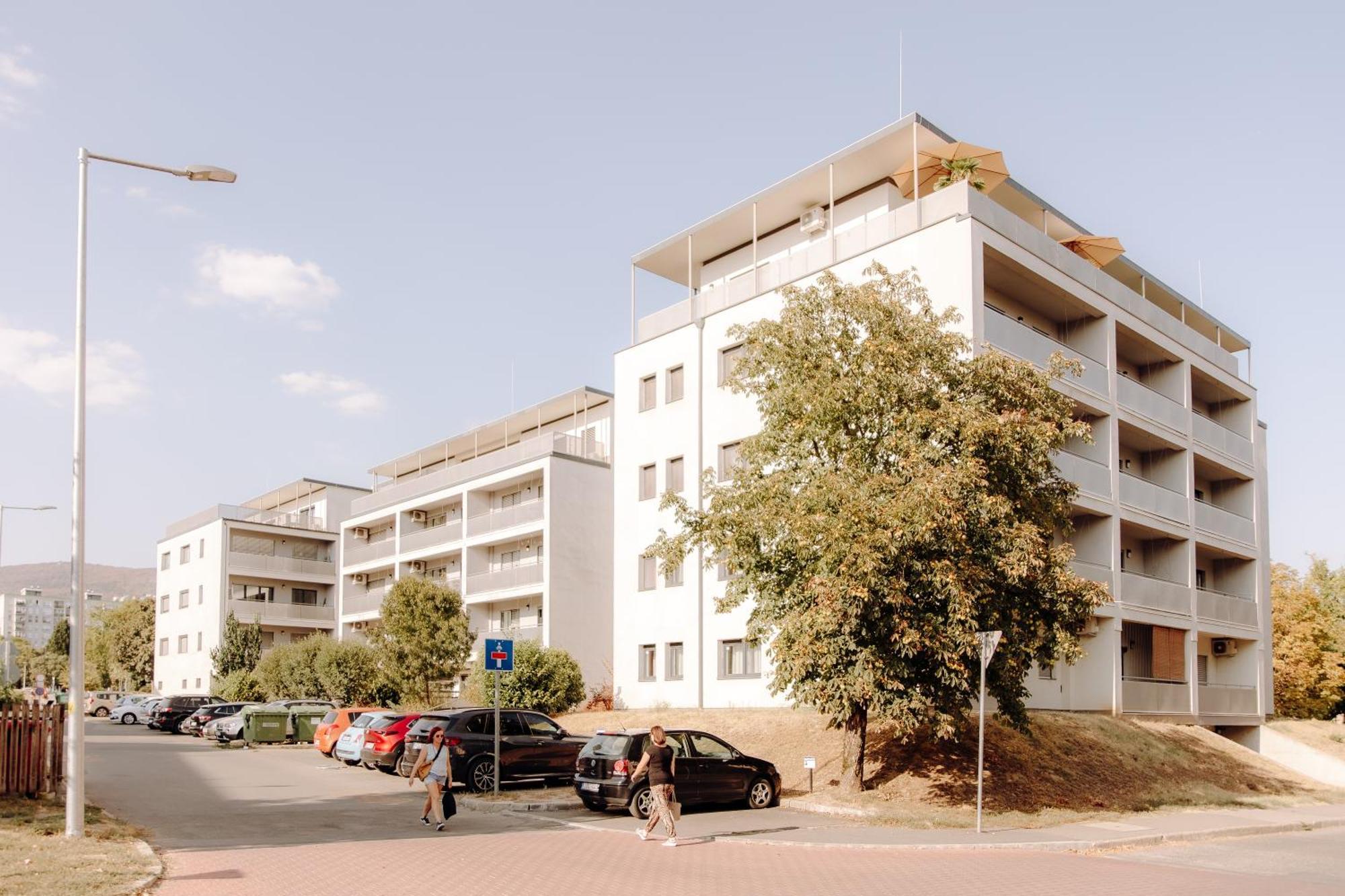 Doboz Apartments Pécs Exterior foto